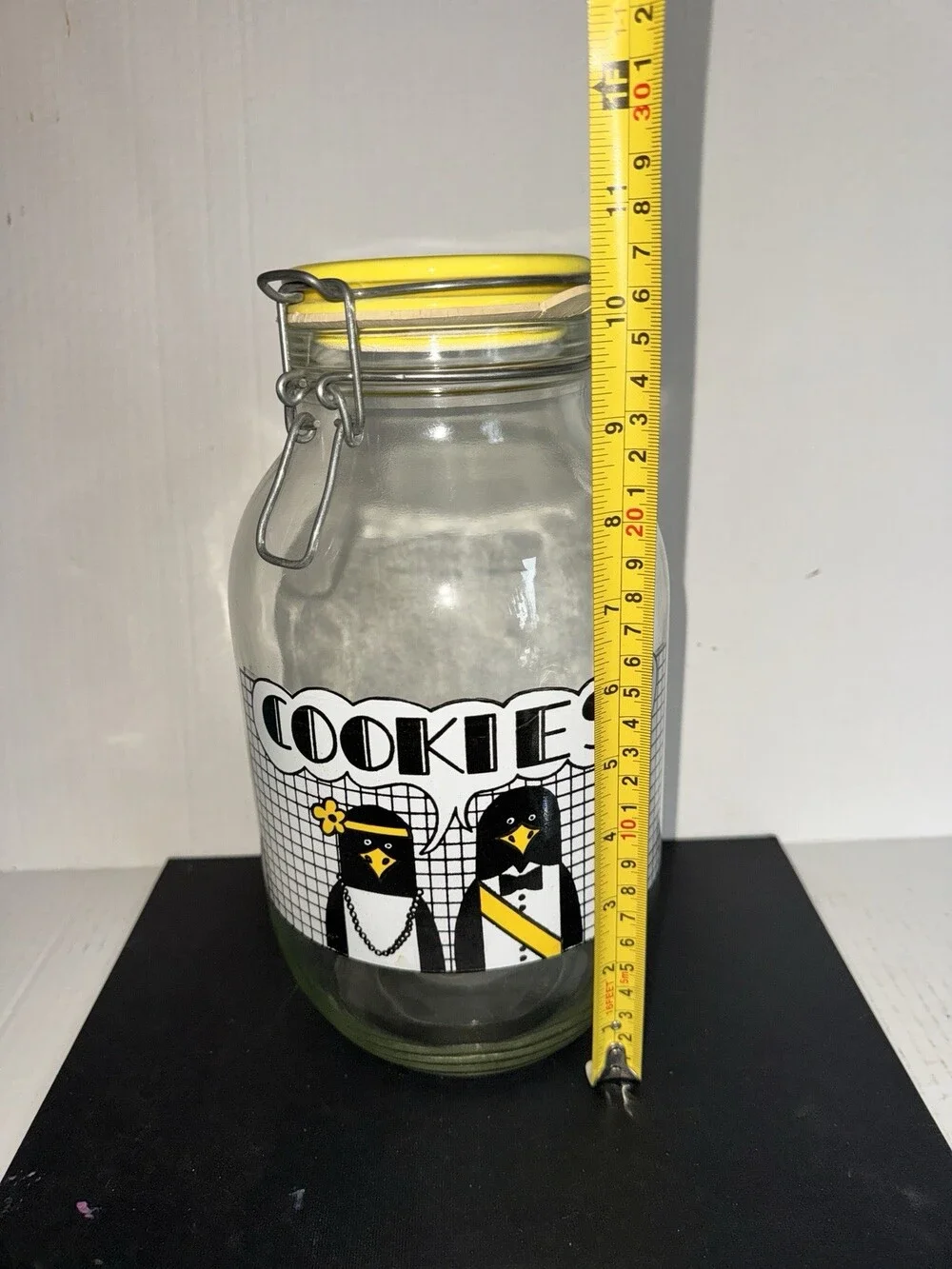 Vintage 1982 Carlton Glass 3L Penguin Cookie Jar Yellow Clamp Lid Retro